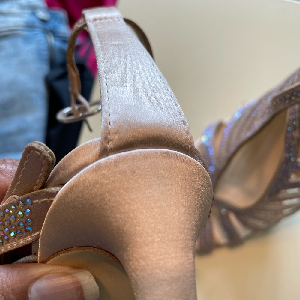 Like New! Imagine by Vince Camuto Blush Crystal Heels - Picture 7 of 9